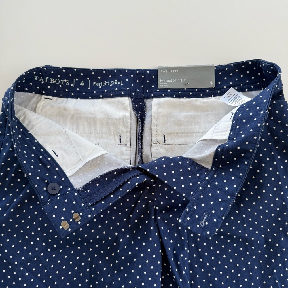 NWT~ Talbots~ Perfect Shorts ~Women’s 4~Navy Blue Polka Dot~7” Inseam - Picture 7 of 10